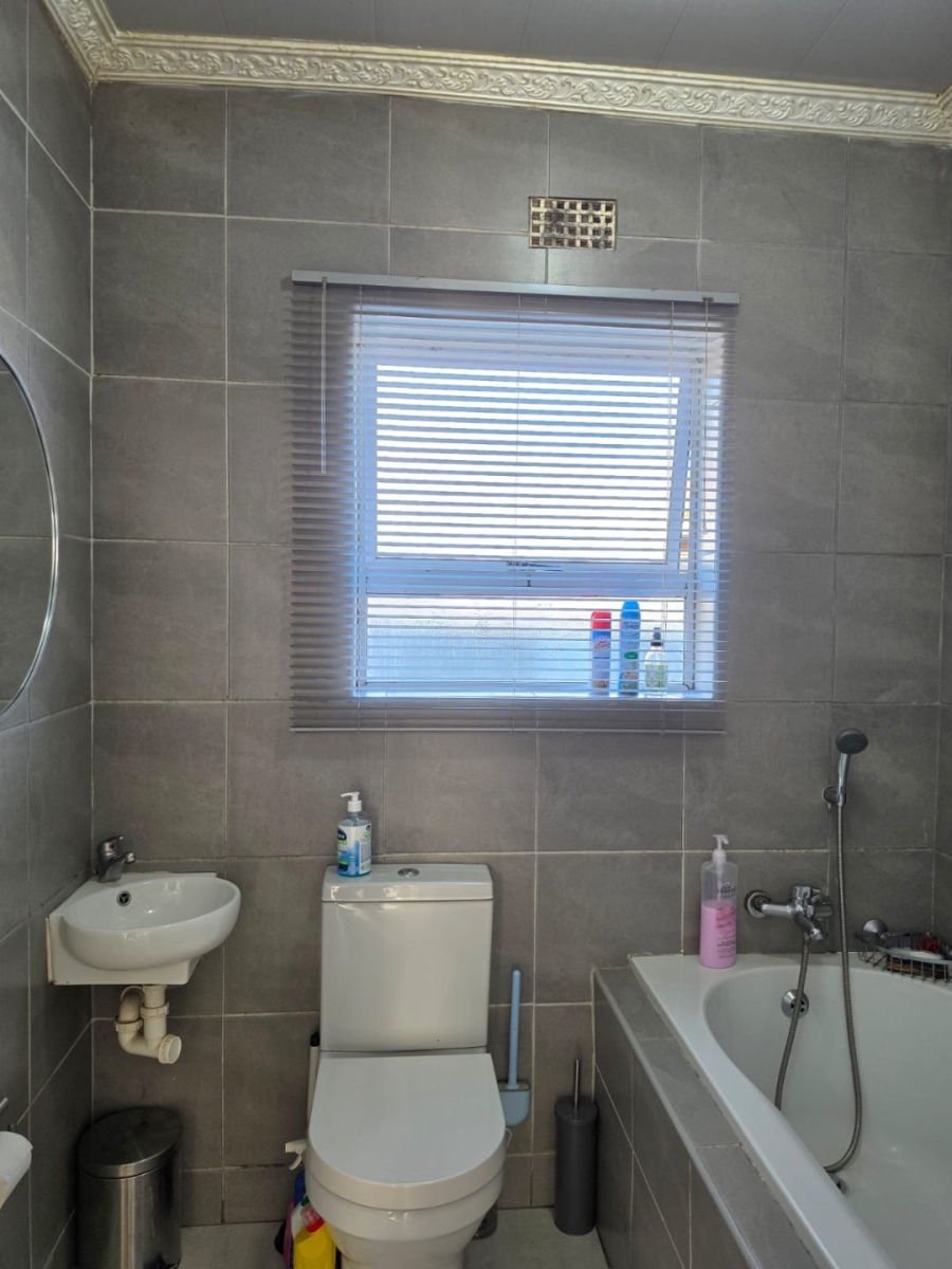 To Let 2 Bedroom Property for Rent in Weltevreden Valley Western Cape